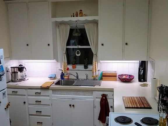 Kitchen with newer appliances