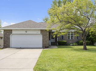 1104 W Verna Ln, Nixa, MO 65714