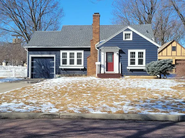 1201 Walnut St, Yankton, SD 57078