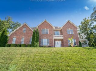101 Cornwall Ln, Charleston, WV 25314