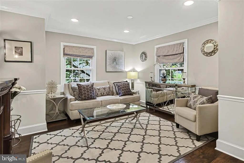 6 bed, 4.0 bath, 3200 sqft, $7,500 — Photo 1