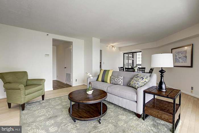 1st image of 1600 N Oak St APT 1407