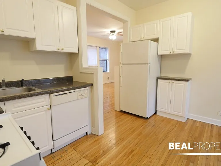 3720.5 N Pine Grove Ave #E3 — Photo 5