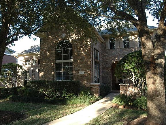 2nd image of 4415 Magnolia Ln