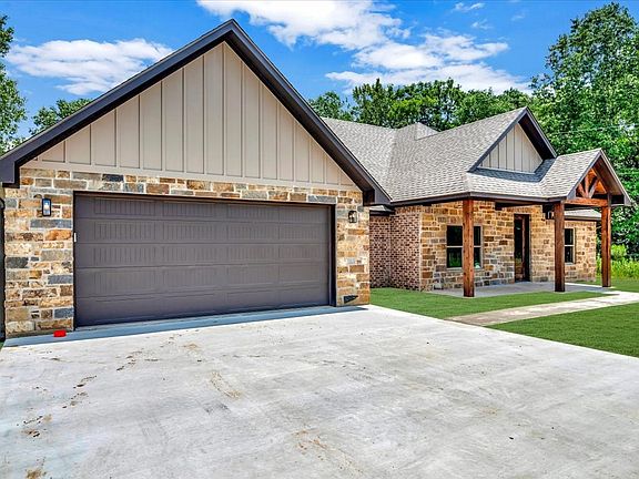 3rd image of 117 Timber Creek Dr