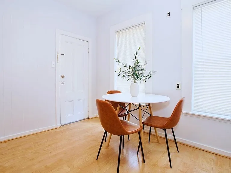 43 Mount Vernon St #1 — Photo 3