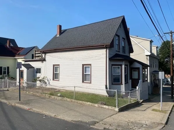 5 Hollingsworth St, Lynn, MA 01902