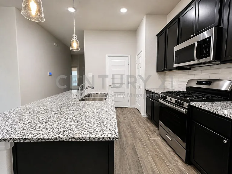 3720 Yarrow Dr — Photo 6