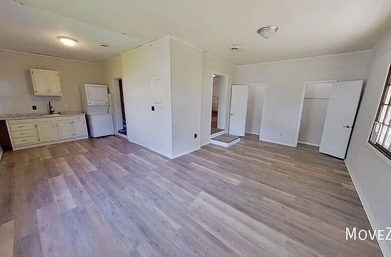 412 Hamby St — Photo 3