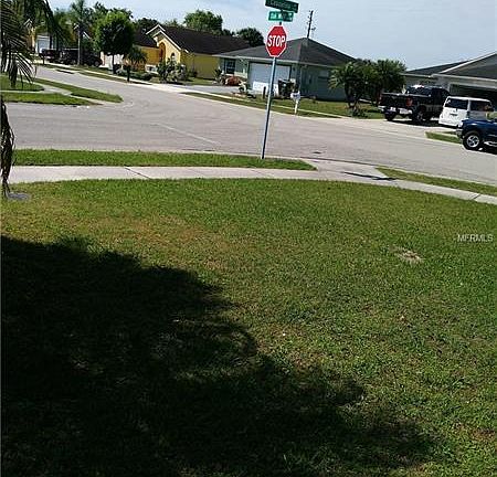 2nd image of 1701 Casuarina Ln