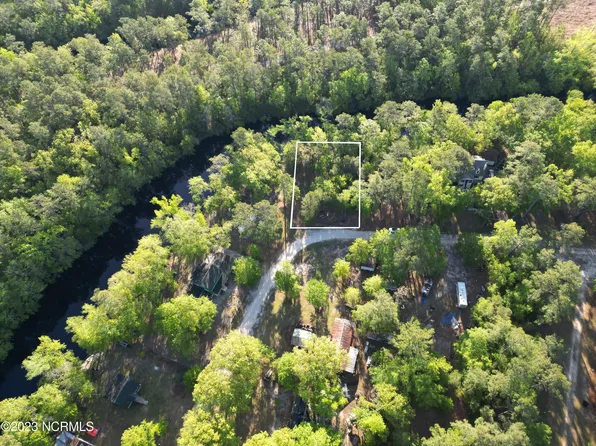 1241 Shelter Creek Road, Burgaw, NC 28425