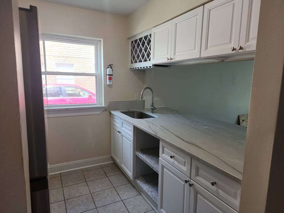 1st image of 3731 Bunkerhill Dr