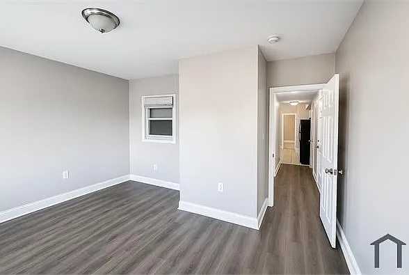 101 35th St NE #3 — Photo 8