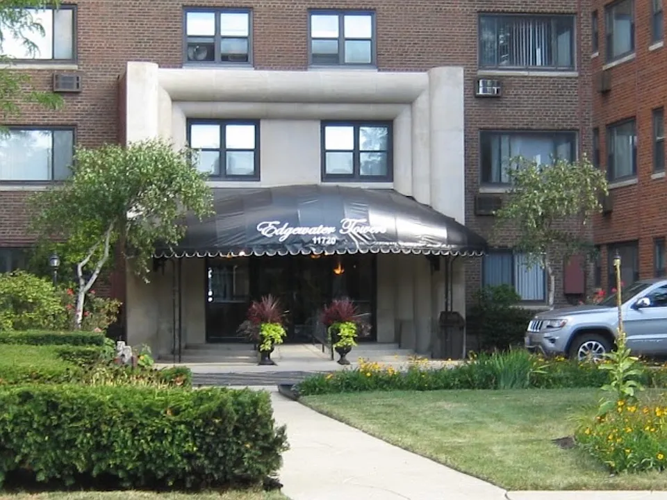11720 Edgewater Dr #607