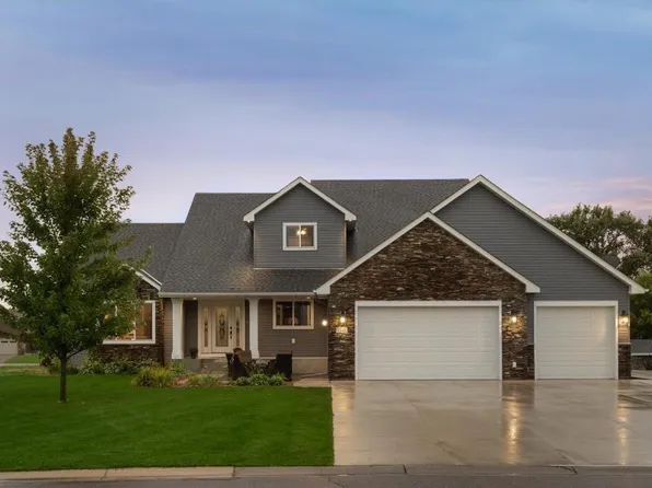 1345 Overlook Dr, Elko New Market, MN 55054