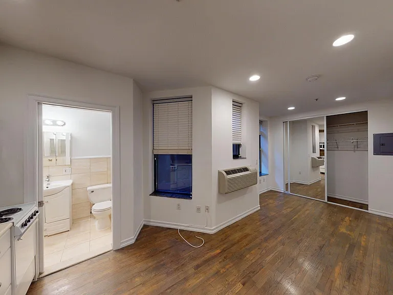 72 Hudson St #1C — Photo 18