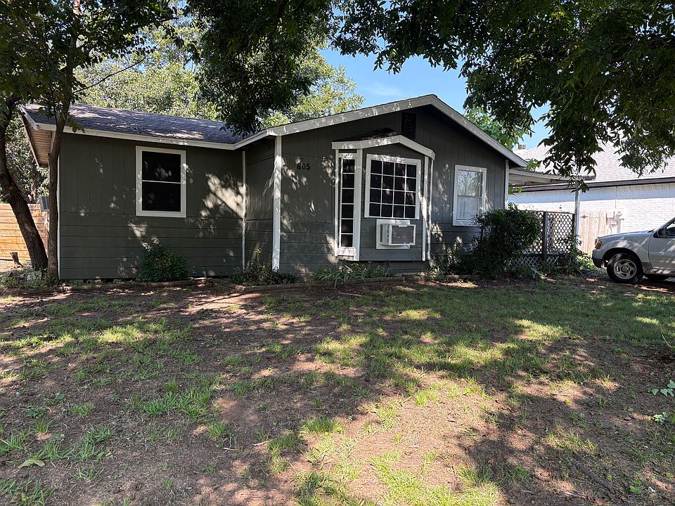 1st image of 805 Driftwood Dr