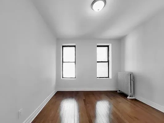 Bedroom, photo 1