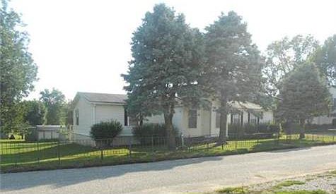 1st image of 110 W Pine St