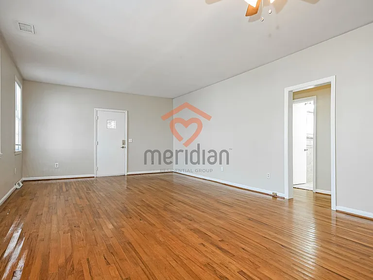 931 Ashley Ave — Photo 4