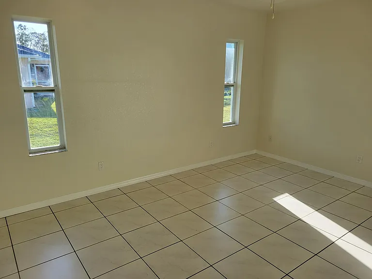 6833 Babcock St — Photo 2
