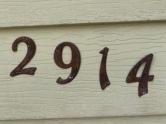3rd image of 2914 Woodland Ln