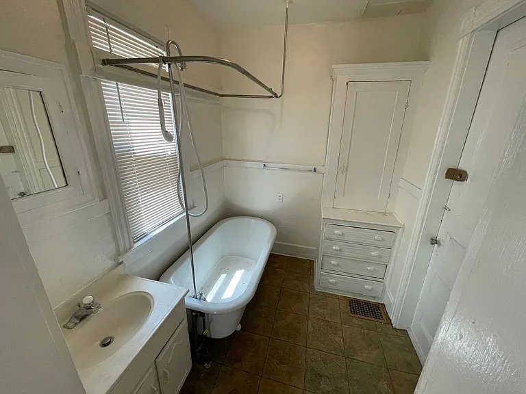 385 Meigs Street — Photo 9