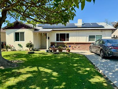 200 W Paradise Avenue, Visalia, CA, 93277