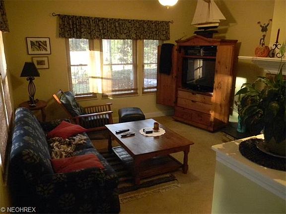 4th image of 1019 Harwich Ct #304