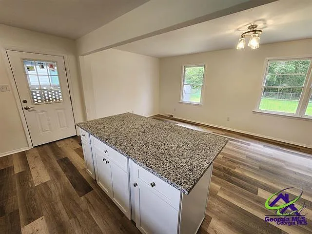121 Highland Dr — Photo 4