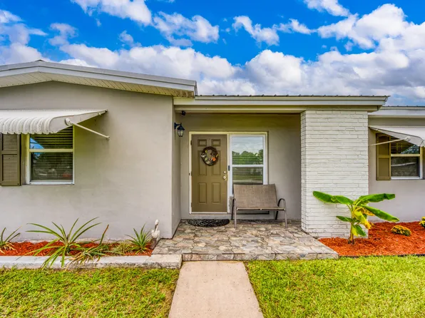 102 SE El Sito Court, Port St Lucie, FL 34983