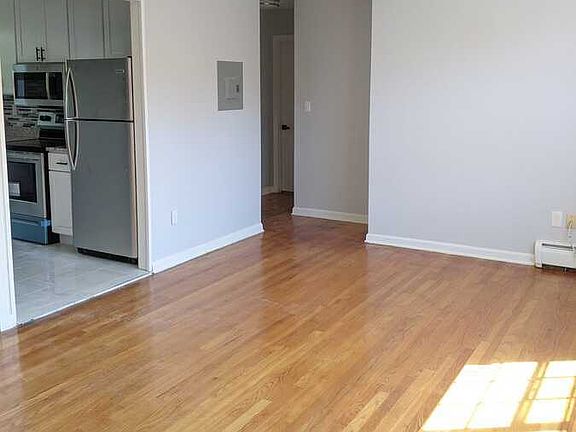 5th image of 36 Old Pepperidge Ln #28-6