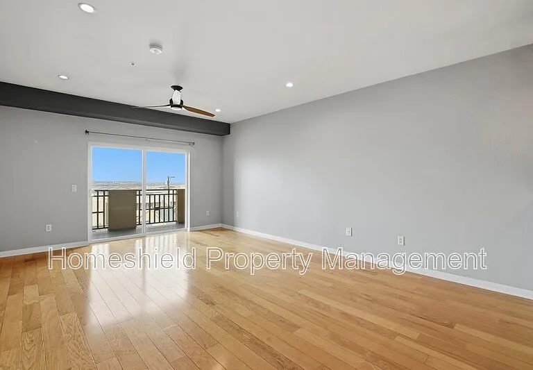 2330 1st Ave #411 — Photo 9