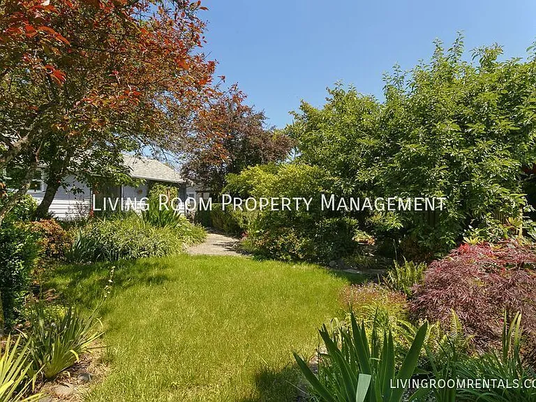 725 Riverdale Dr — Photo 14