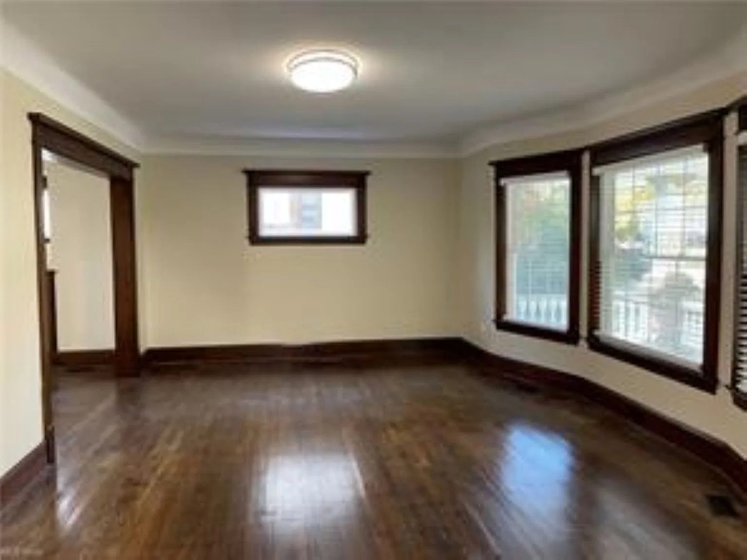 4 bed, 2800 sqft, $3,250 — Photo 2