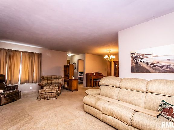 5th image of 4616 N Woodview Ave