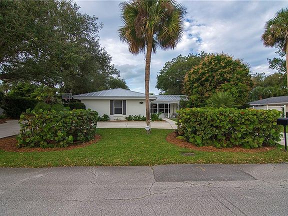 5th image of 515 Iris Ln