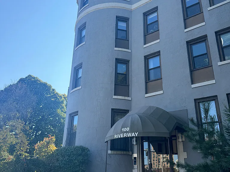100 Riverway #C — Photo 11