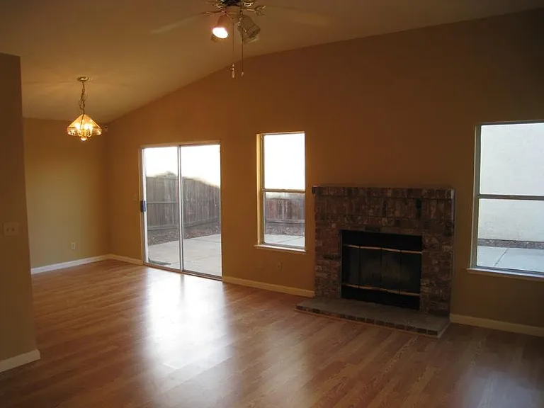9239 Wenlock Ct — Photo 2
