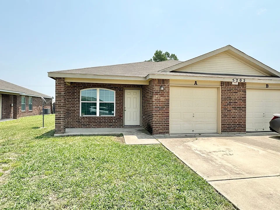 5202 Lauren Lea Dr