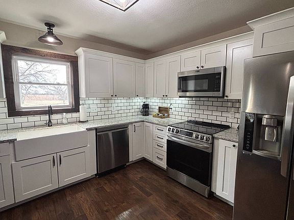 4th image of 1275 18th Rd