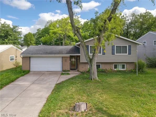 364 Wallace Dr, Berea, OH 44017