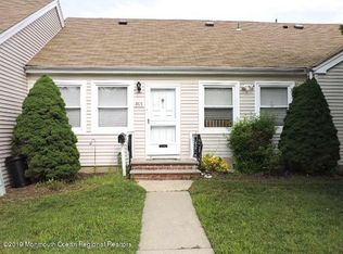 101 Broadgate Ct UNIT C, Freehold, NJ 07728