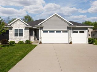 1344 High Country Rd, Coralville, IA 52241