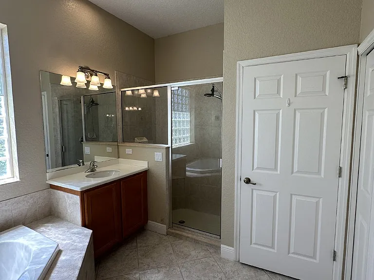 130 Oyster Pl — Photo 19