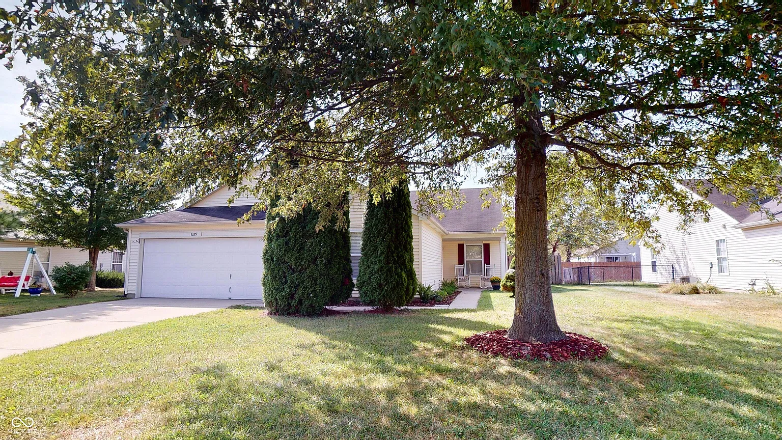 1329 Redwood Dr photo 1