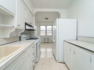22-37 47th St #3T, Astoria, NY 11105