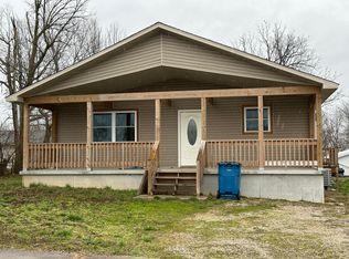 98 N Front St, Exeter, MO 65647