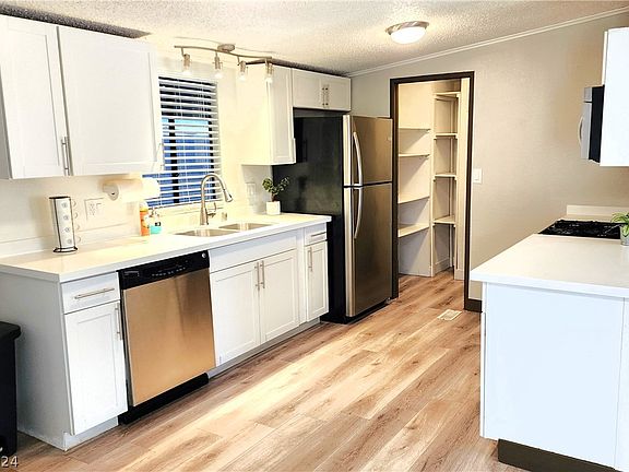 4th image of 6044 Bluehill Ave