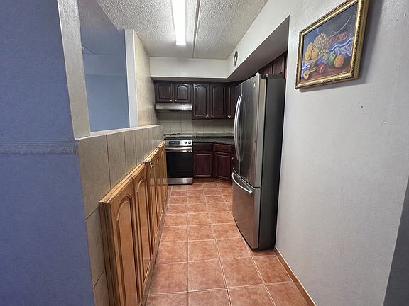 2nd image of 836 Bryant Ave #1